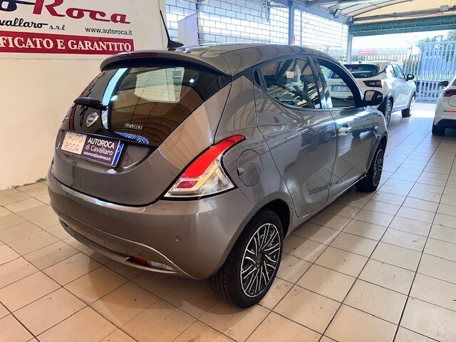 LANCIA Ypsilon 3ª serie Ypsilon 1.0 FireFly 5 porte S&S Hybrid Ecochic Gold
